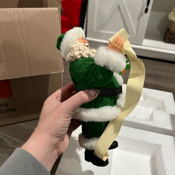 Possible Dreams Clothtique- Peace and Plenty Santa - Picture 4 of 5